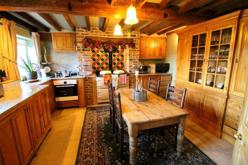Characterful Yorkshire Cottage, Beautiful Views ภายนอก รูปภาพ